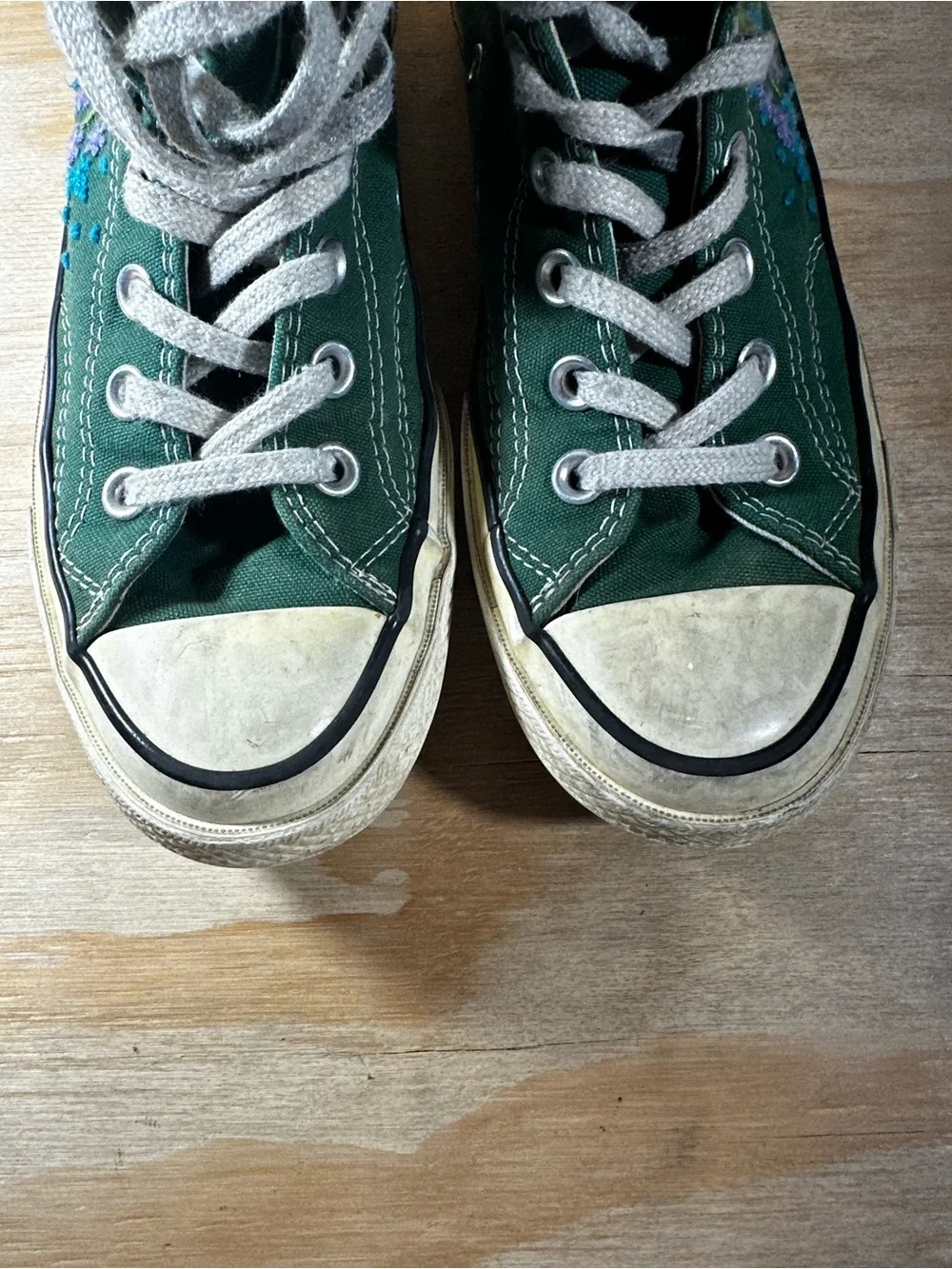 Converse Green High-Top Sneakers with Floral Embroidery Women’s Size 7.5 - Picture 5 of 8